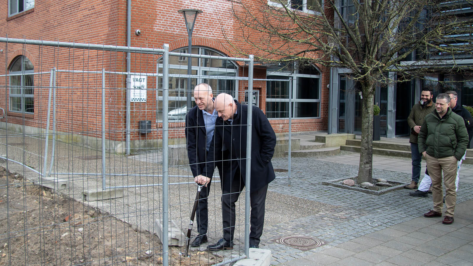 Første spadestik til nyt hovedsæde