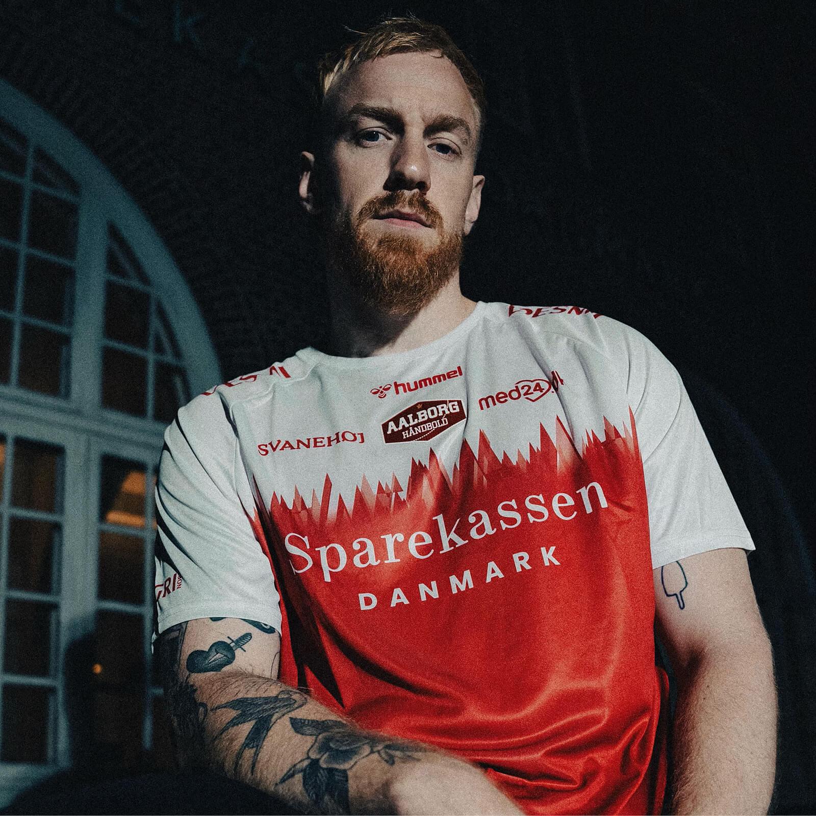 Aalborg Håndbolds nye spillertrøje – her med René Antonsen som model